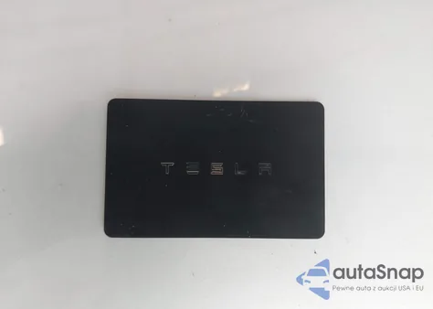 2018 Tesla Model 3 Long Range/Mid Range из США, поврежденный, VIN 5YJ3E1EA0JF077072